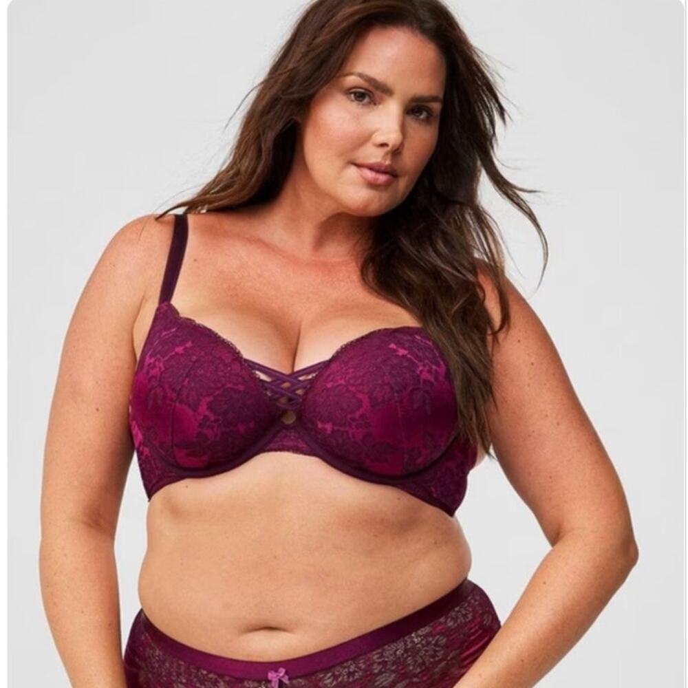 Torrid XO Plunge Push-Up Bra Berry Blend Sexy Lingerie Size 42DDD Underwire